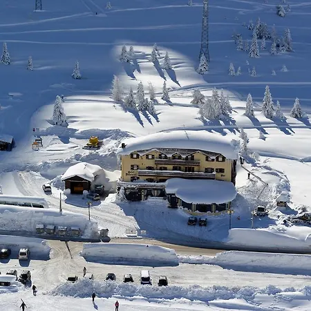 Hotel Dolomiti 3*