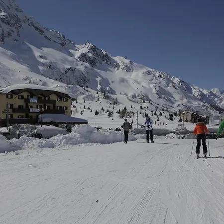 Hotel Dolomiti 3*